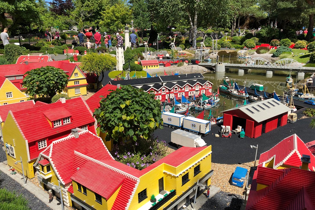 legoland_matkapojat_02